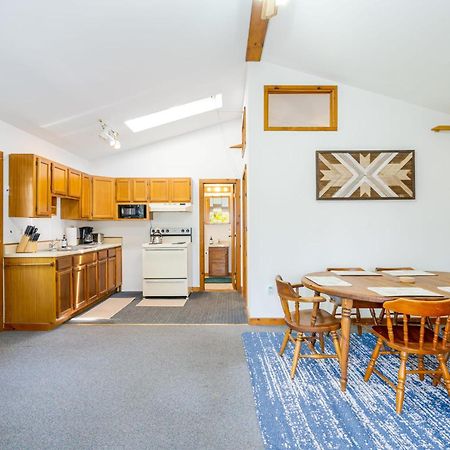 River Access Cabin With Hot Tub, Fire Pit, & Wifi! Morton Grove Exterior foto