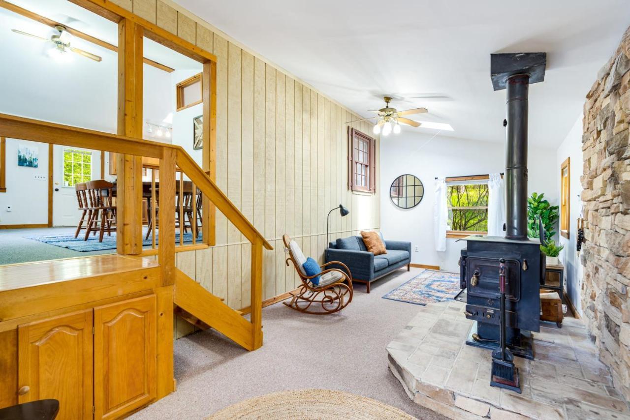 River Access Cabin With Hot Tub, Fire Pit, & Wifi! Morton Grove Exterior foto